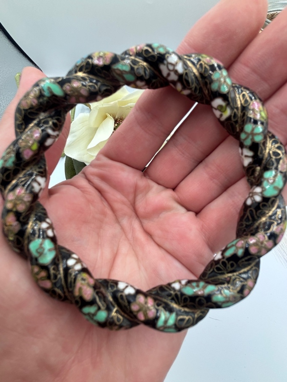 Vintage Chinese export Cloisonne Enamel Floral Twist Bangle Bracelet
